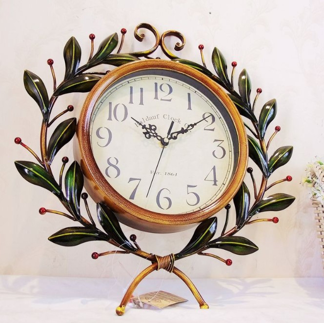 Metal Unique Rustic Clock Wall Hanging Art Decor for Living Room Manufacturing